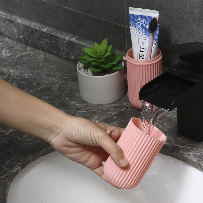 Portaspazzolino portatile Port - Phone Cases The Dairy recensione e prezzo